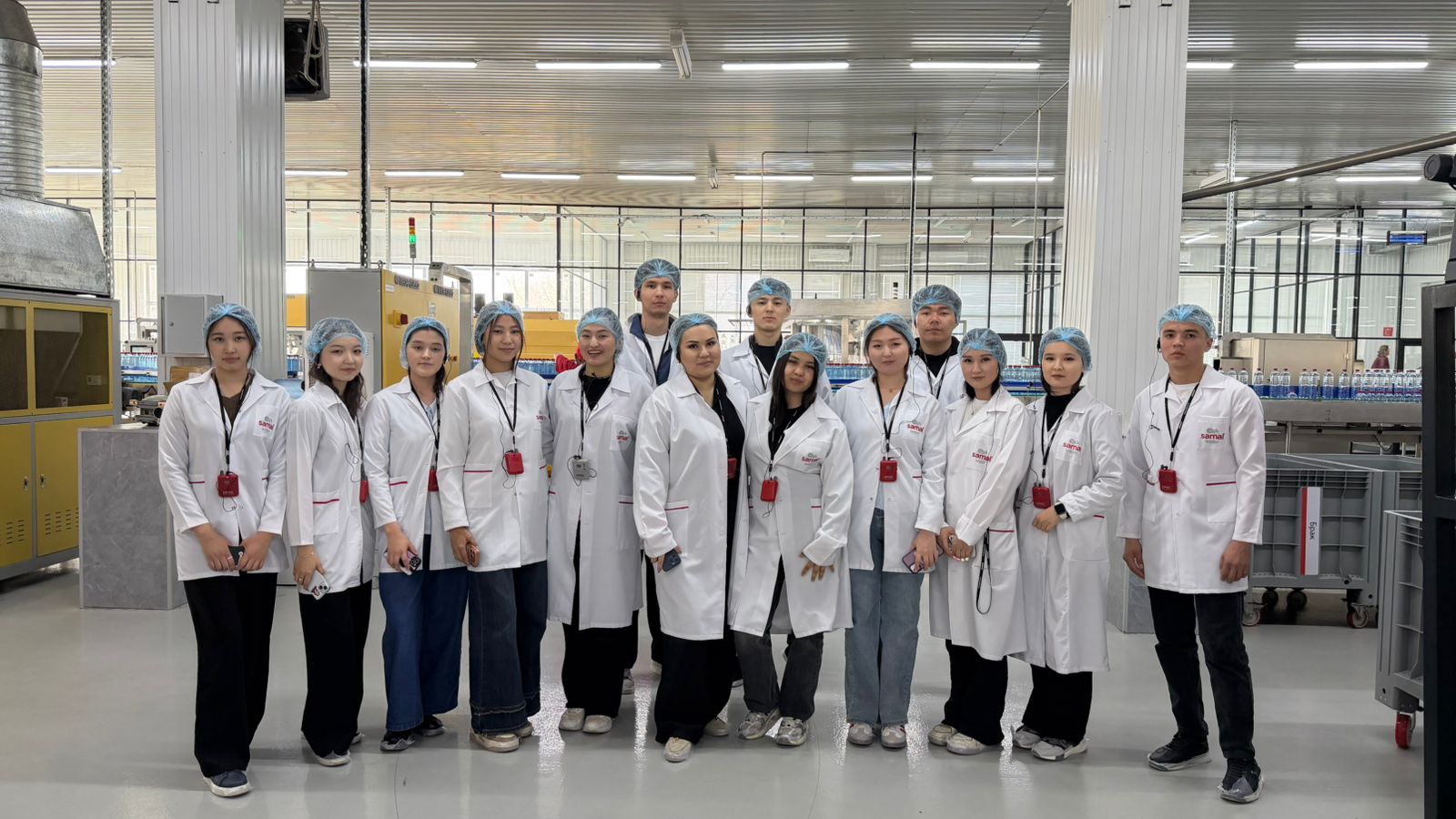 Студенты 1 курса “ГиМУ” вместе с эдвайзером Асель Асылбеккызы посетили познавательную экскурсию на завод “Samal water”.